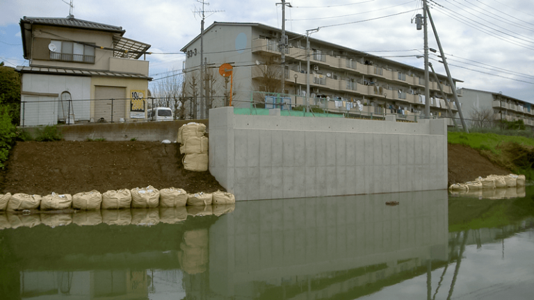 総合治水対策特定河川工事 (天籟橋下部工2工区)